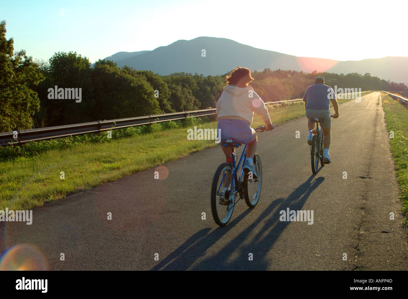 Neben der Ashokan Reservoir, Catskill Mountain Region, Radfahren Radfahrer Upstate New York Stockfoto