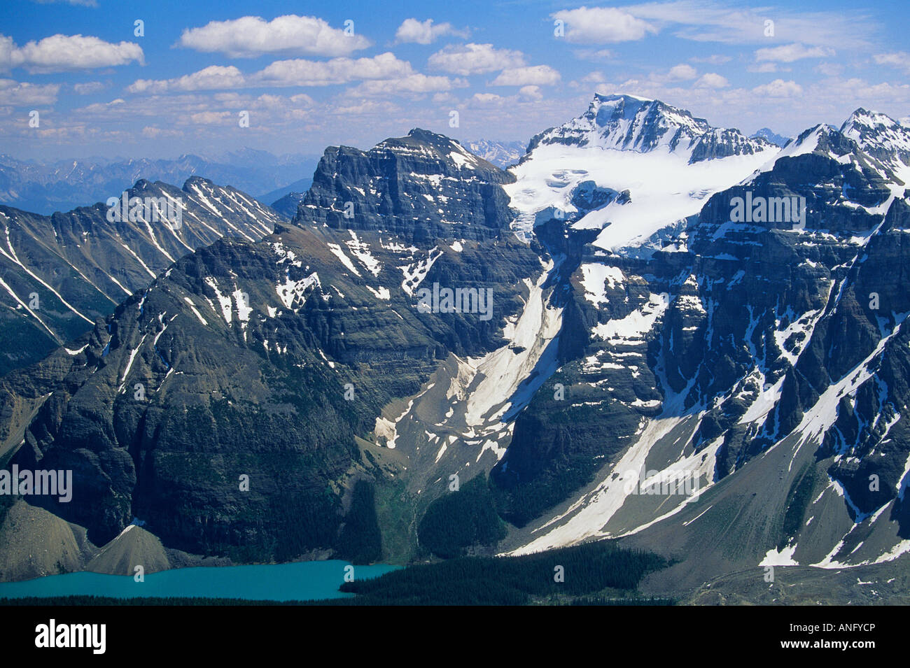 Der Blick in Richtung Mount Fay und Moraine Lake im Banff Nationalpark, Alberta, Kanada. Stockfoto