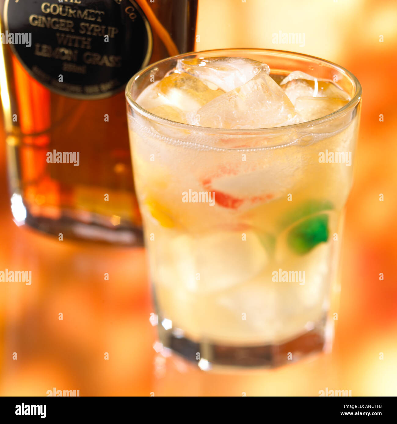 Rum ingwer bier cocktail -Fotos und -Bildmaterial in hoher Auflösung ... Rum ingwer bier cocktail -Fotos und -Bildmaterial in hoher Auflösung ...