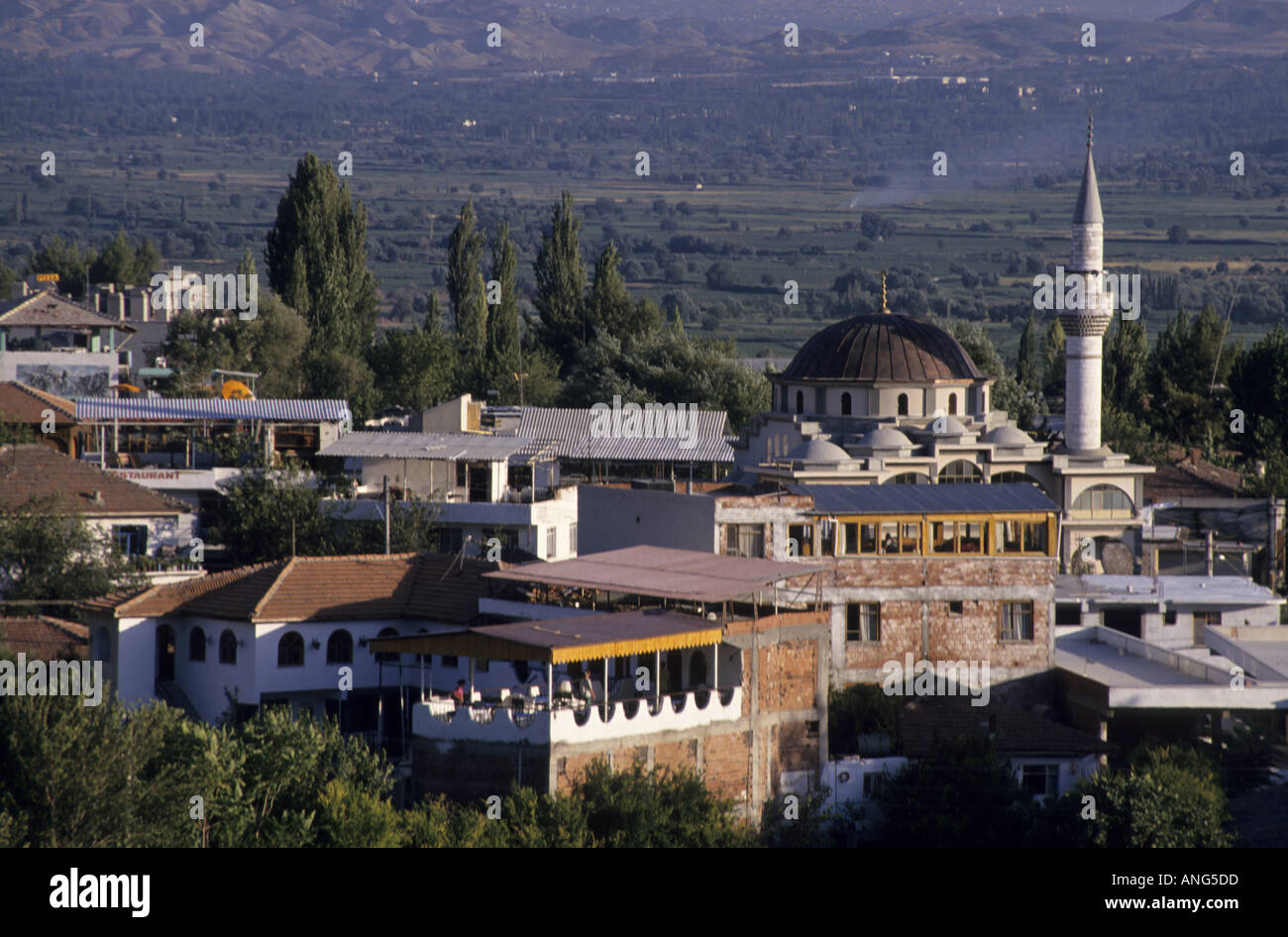 Pamukkale-Stadt und die Moschee, Provinz Denizli, Türkei Stockfoto