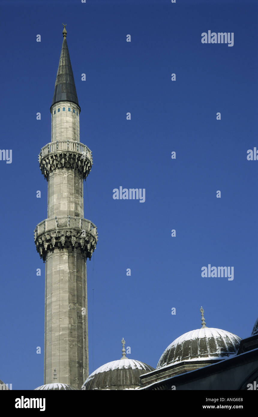 Minarette und Kuppeldach der Süleymaniye-Moschee, eine osmanische imperiale Moschee in Istanbul, Türkei. Stockfoto