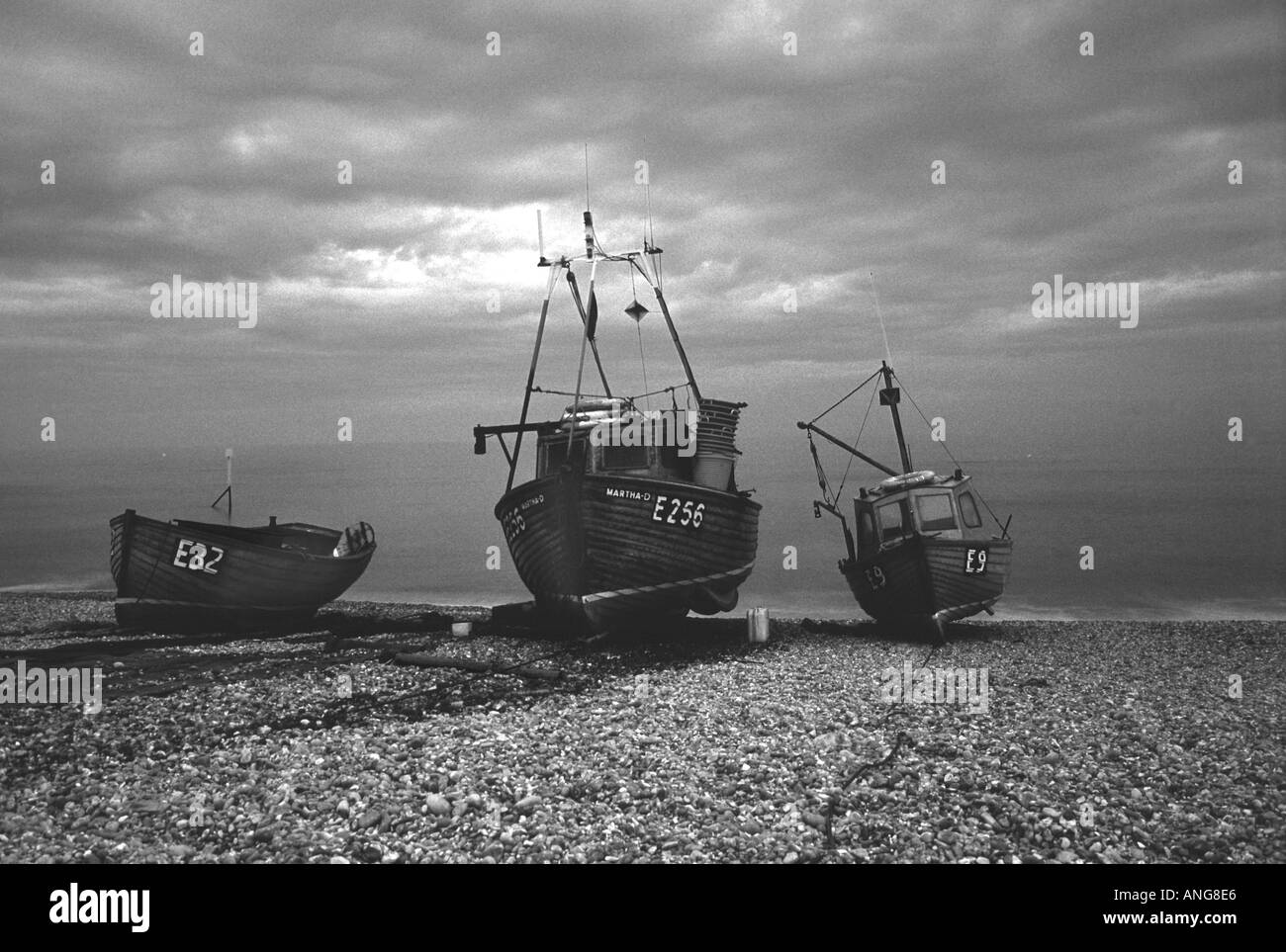 Angelboote/Fischerboote auf Aldeburgh Strand Englisch Grafschaft Suffolk England UK Großbritannien GB Großbritannien britischen Inseln Europas Stockfoto