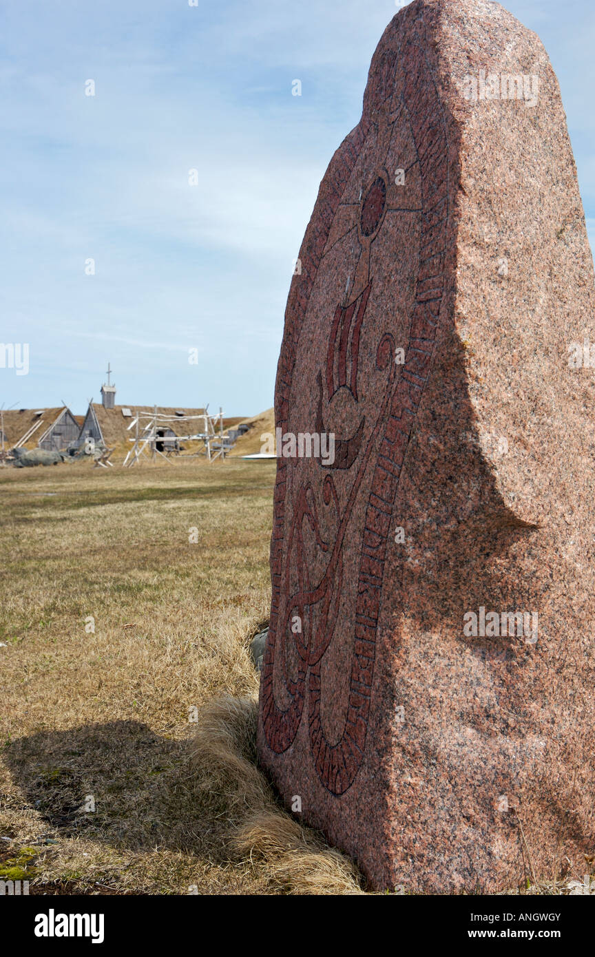 Gravierte Steinplatte an den Norstead Viking Website, Viking Seehandel, Trails, die Wikinger, Viking Trail, Great Northern Penin Stockfoto