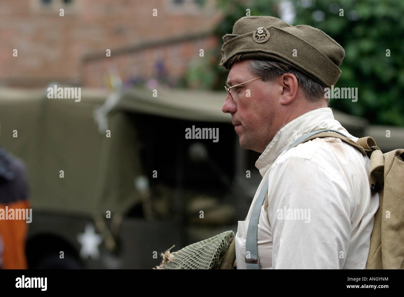 Re-Enactor WWII US Airborne Officer in Rufford Abbey, Nottinghamshire, UK Stockfoto