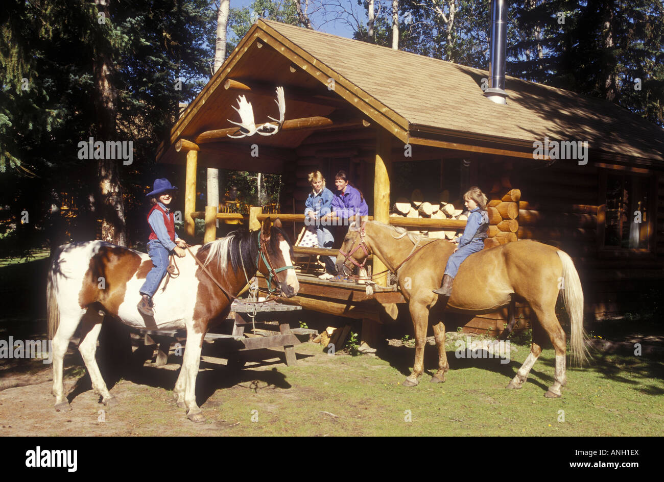 Familienurlaub im Ten-Ee-ah Lodge, Spout Lake, Cariboo Country, Britisch-Kolumbien, Kanada. Stockfoto