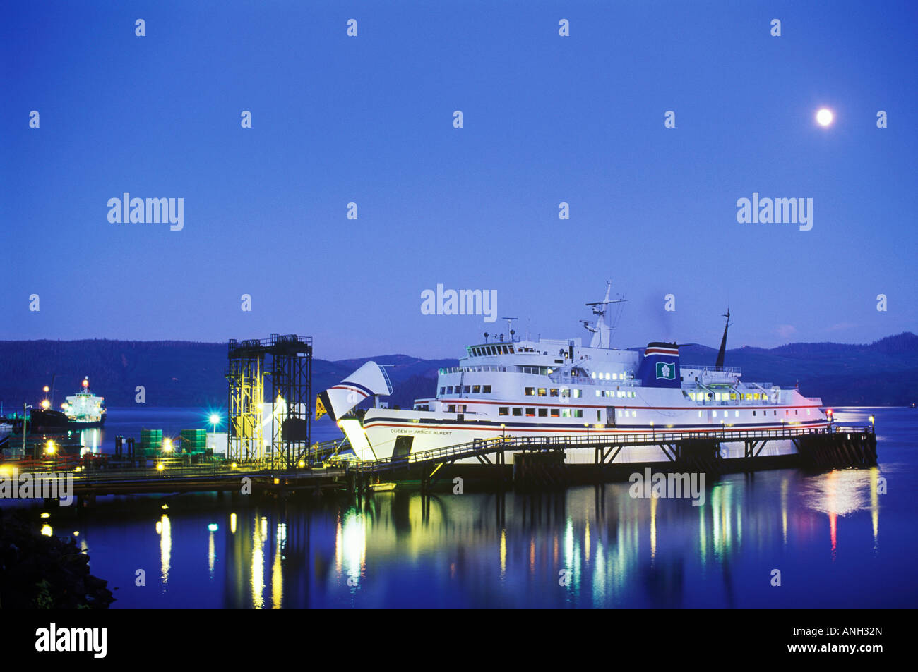 Mit der Fähre am Dock Skidegate, Haida Gwaii, Britisch-Kolumbien, Kanada. Stockfoto