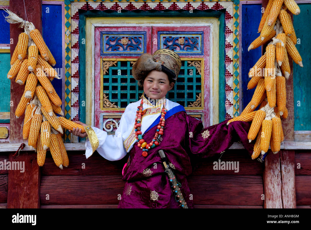 Tibetische Hochzeitsfeier ein Junge haben traditionelle tibetische Kleidung Stockfoto