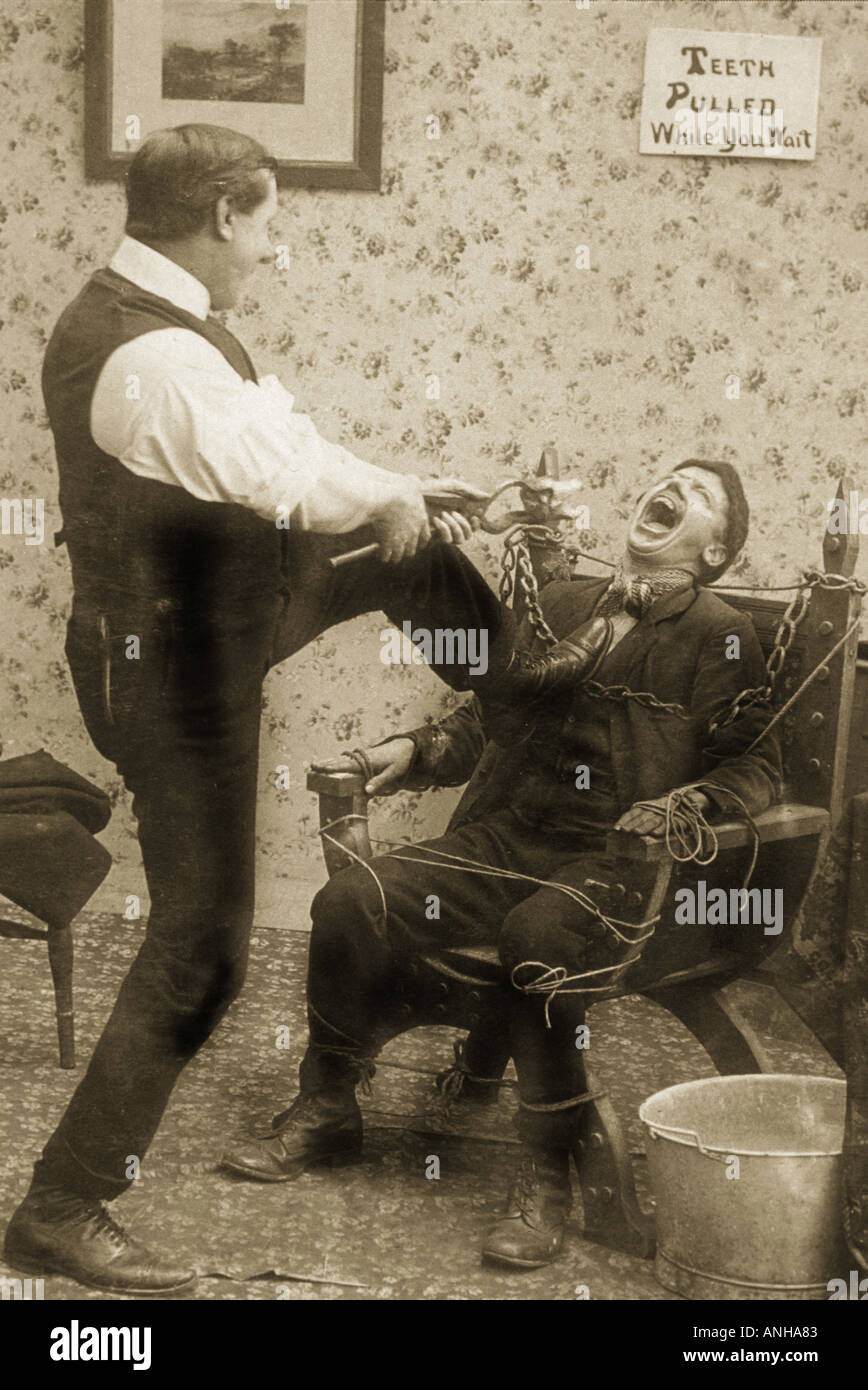 Historische Aufnahme um 1900 Zähne ziehen Stockfoto