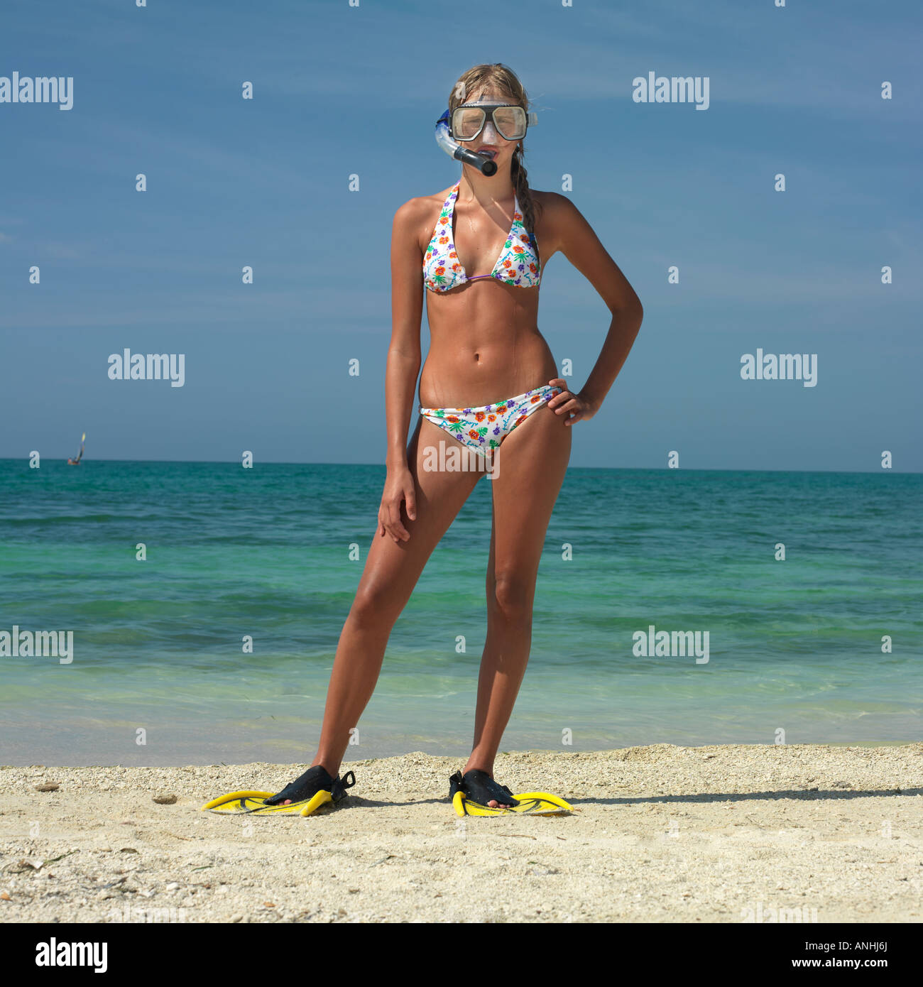 Ein Taucher mit einem Bikini aus dem Meer Stockfoto