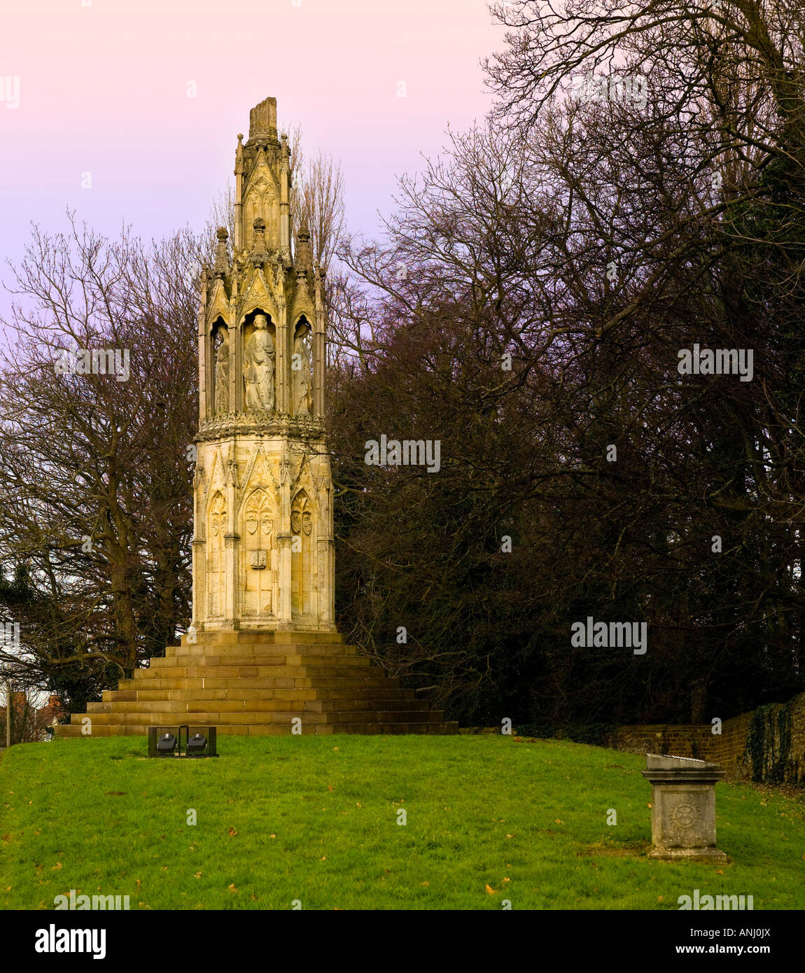 Königin Eleanor Cross in Delapre Abbey Northampton. Stockfoto