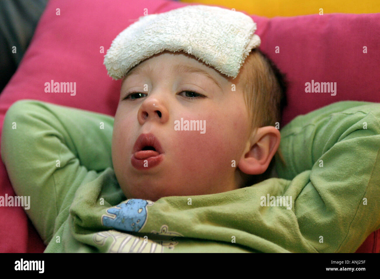 Kind 6 Tage Fieber Und Husten www.alamy.de