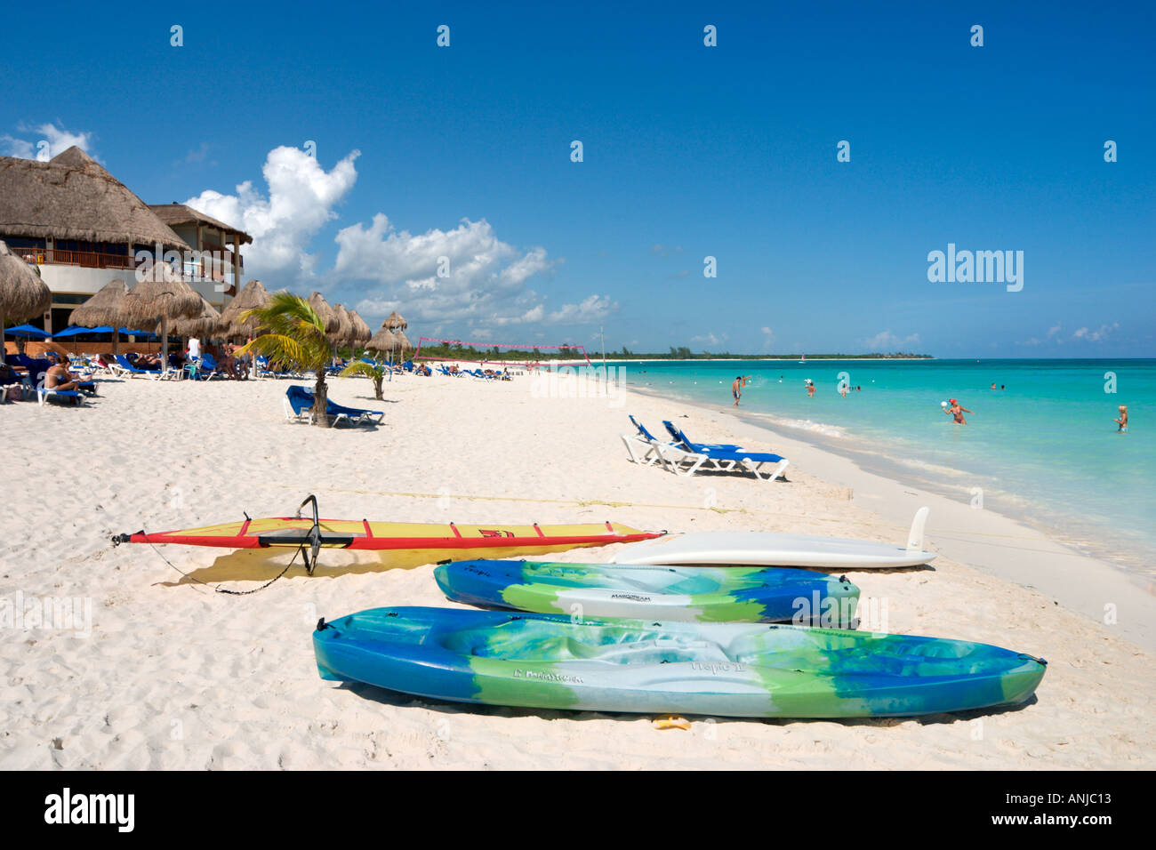 Strand vor Hotel Reef Coco Beach, Playa del Carmen, Riviera Maya, Halbinsel Yucatan, Mexiko Stockfoto