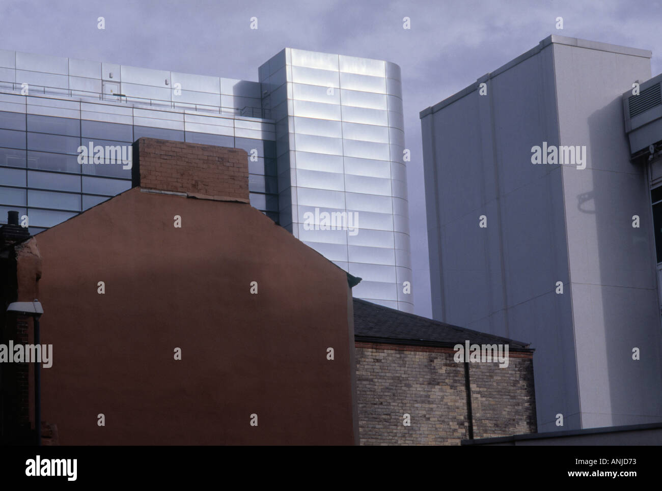 Alte und neue Architektur steht Seite an Seite in Leeds City Centre West Yorkshire Stockfoto