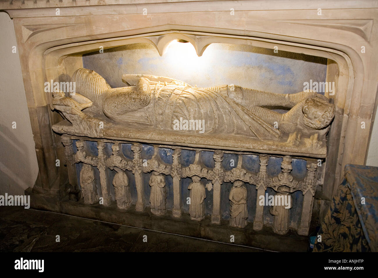 UK Wiltshire Castle Combe St. Andrews Church Kreuzritter Walter Dunstanville Memorial 1270 Stockfoto