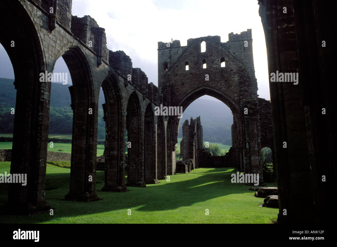 Die Ruinen von Llanthony Abbey in der Nähe von Abergavenny Wales Stockfoto