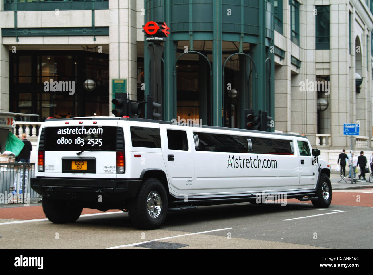 Bishopsgate London stretch Limousine Auto außerhalb Liverpool Street Station Stockfoto