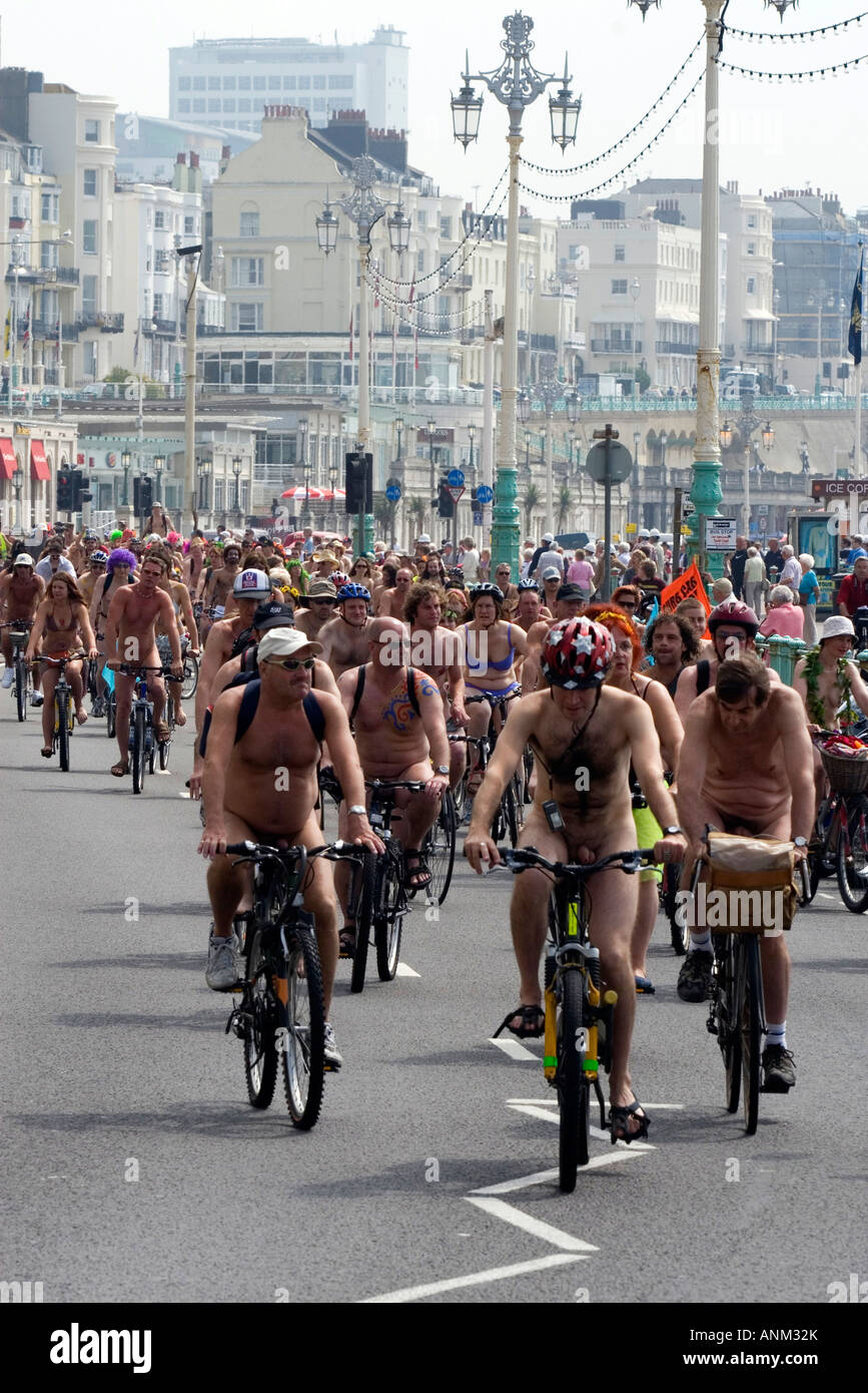 Nackte Radfahrer an das World Naked Bike Brighton East Sussex UK Stockfoto