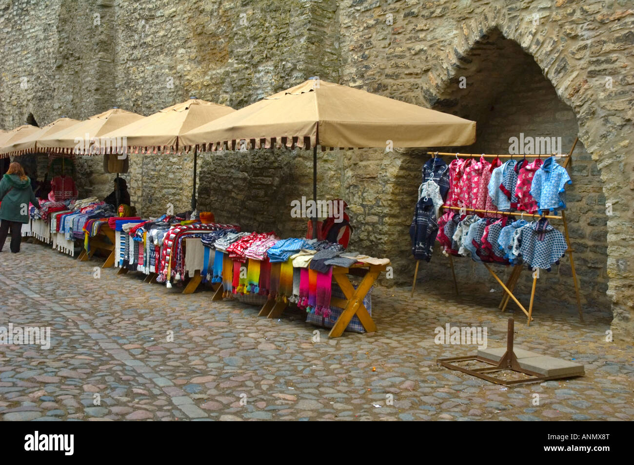 Marktstände in Altstadt Tallinn Estland Stockfoto