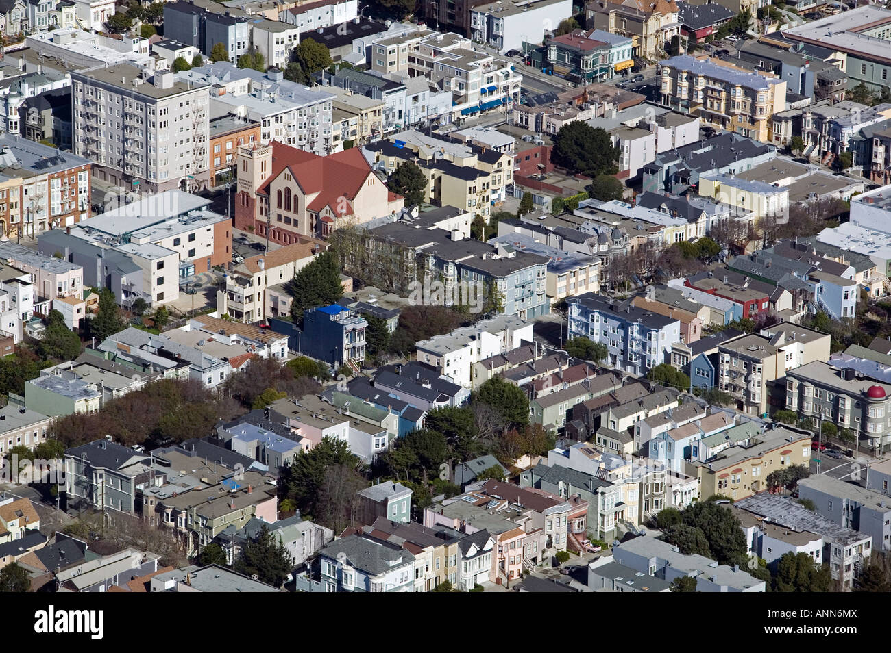 Antenne über Cow Hollow Wohnviertel San Francisco Union Street von oben 7. Tags-Adventisten Stockfoto