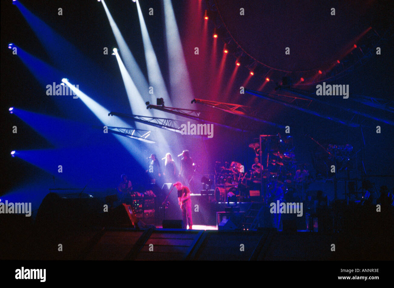 David Dave Gilmour Nick Mason Rick Wright von Pink Floyd in Rock-Konzert mit Lasern bei Earl s Court 1994 Stockfoto