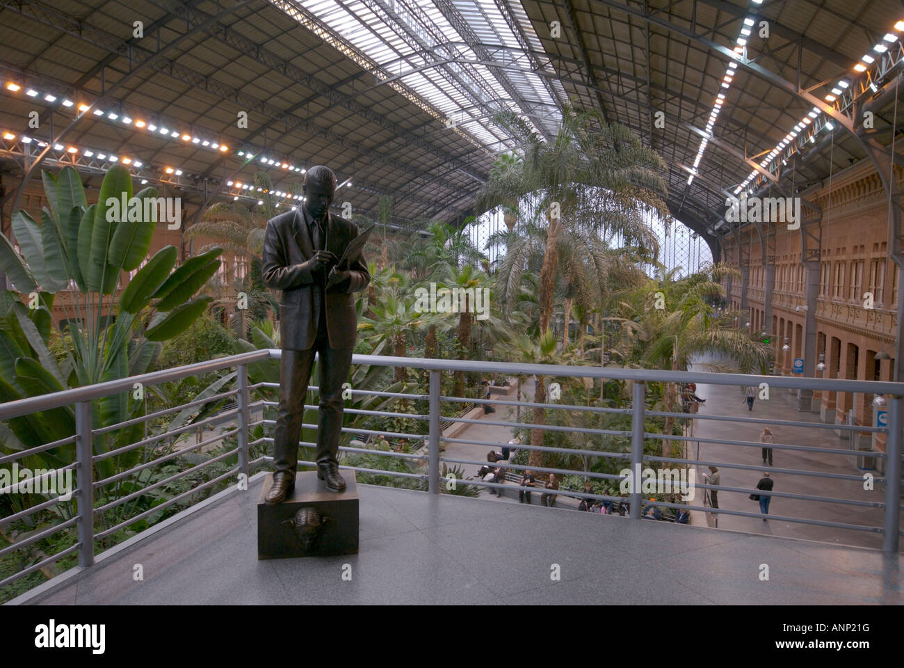 Statue in Atocha Bahnhof Staion in Madrid Stockfoto