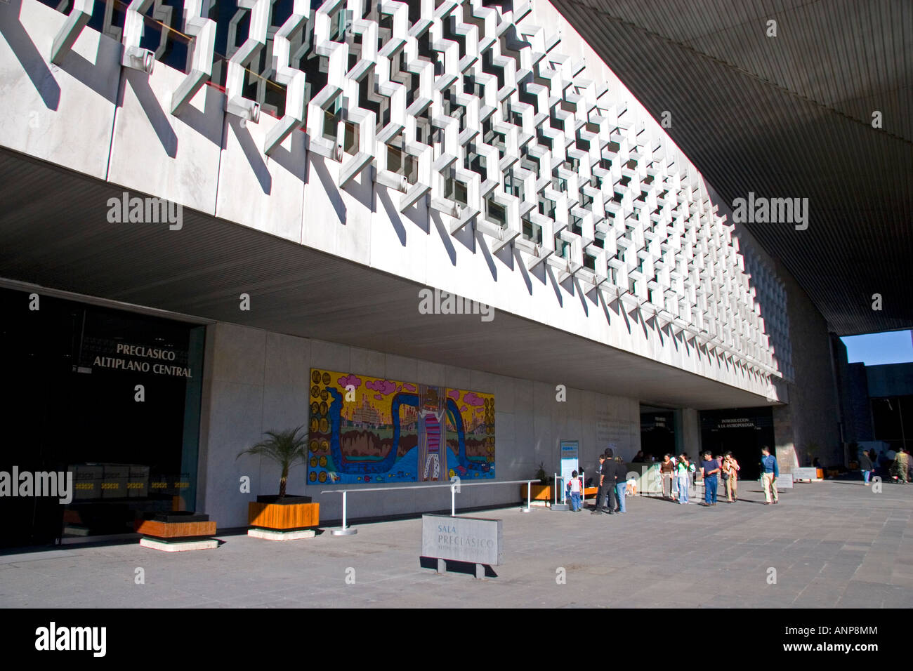 Das Innere des vorderen Eingang, das Nationalmuseum für Anthropologie in Mexiko-Stadt Mexiko Stockfoto