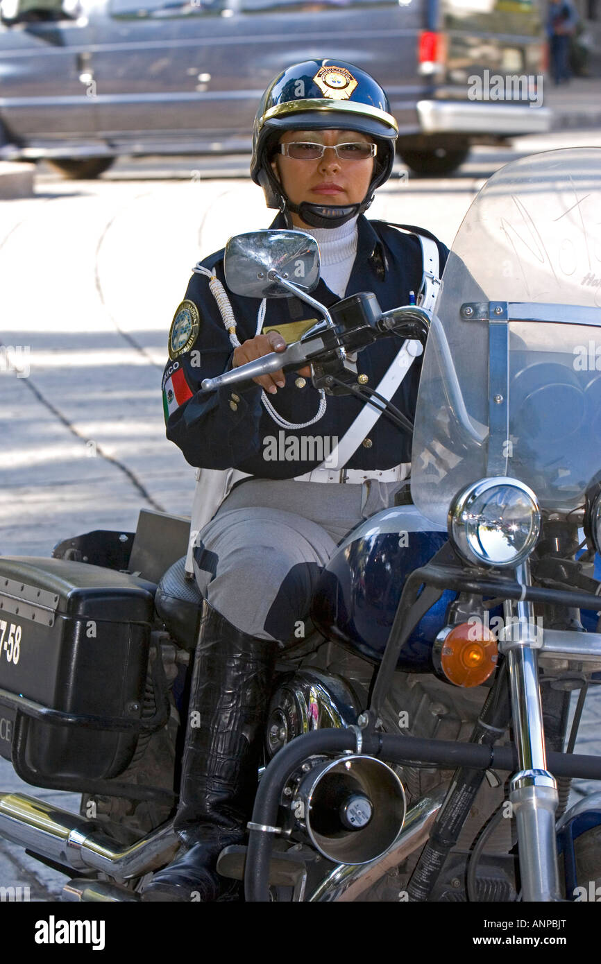 Polizistin mit dem Motorrad in Mexiko-Stadt Mexiko Stockfoto