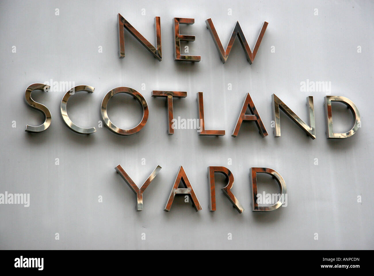 Neue Scotland Yard Zeichen der Metropolitan Police HQ in London England Stockfoto
