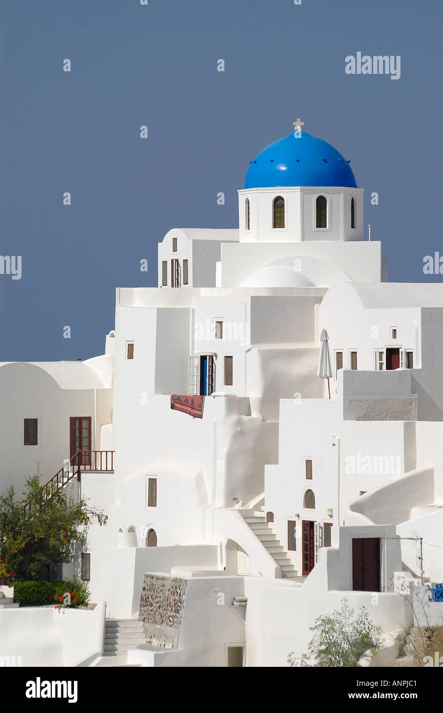 Blaue Kuppel Kirche Oia Santorini Griechenland-Gebäude-Architektur Stockfoto