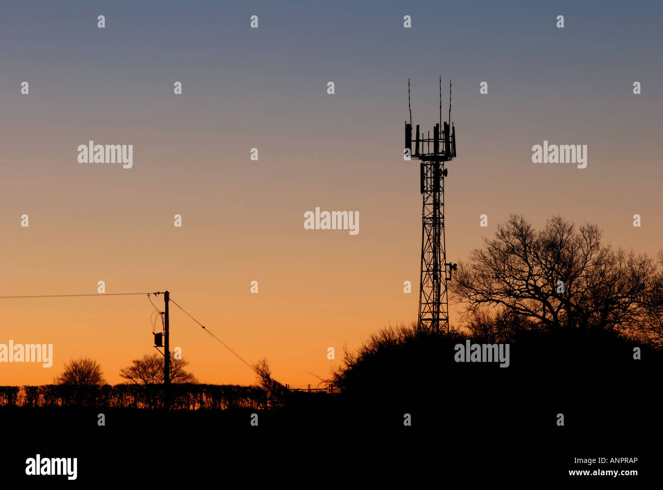 Handy-Mast in der Morgendämmerung, UK Stockfoto