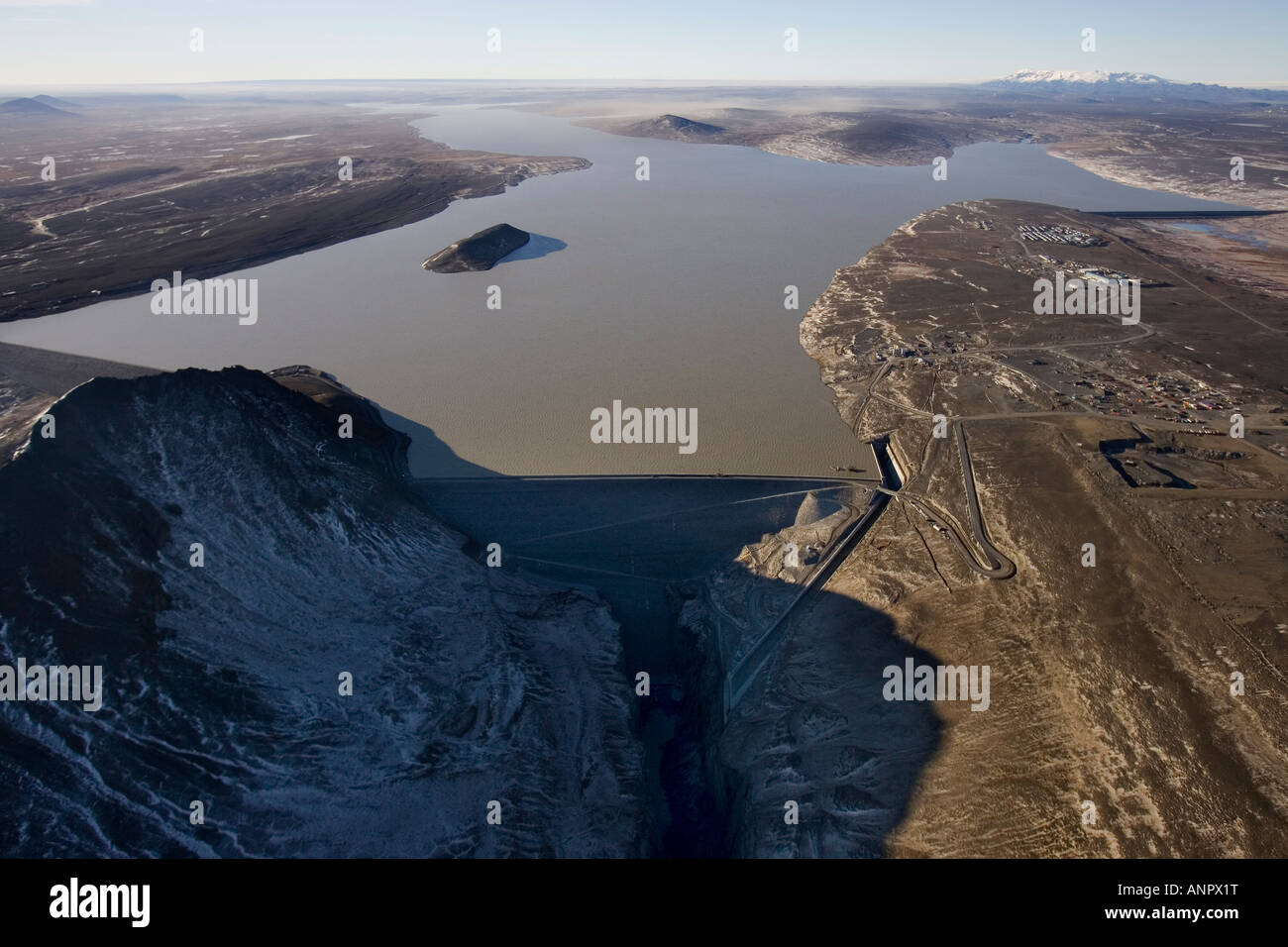 Der See Halslon auf das große Kraftwerk in Karahnjukar Island