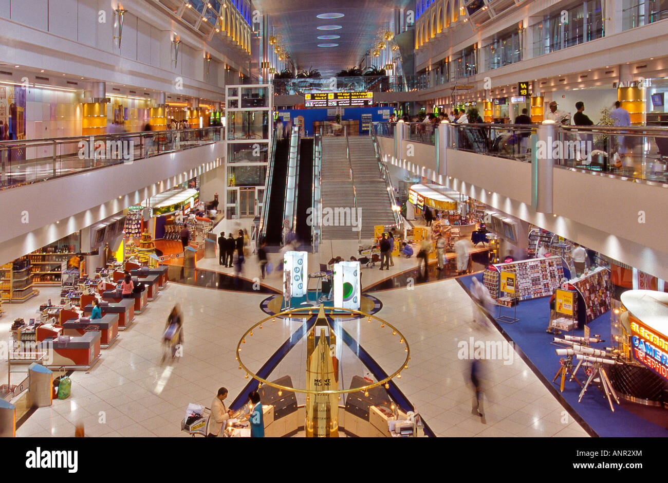 Duty free Shop am Flughafen Dubai U A E Stockfoto