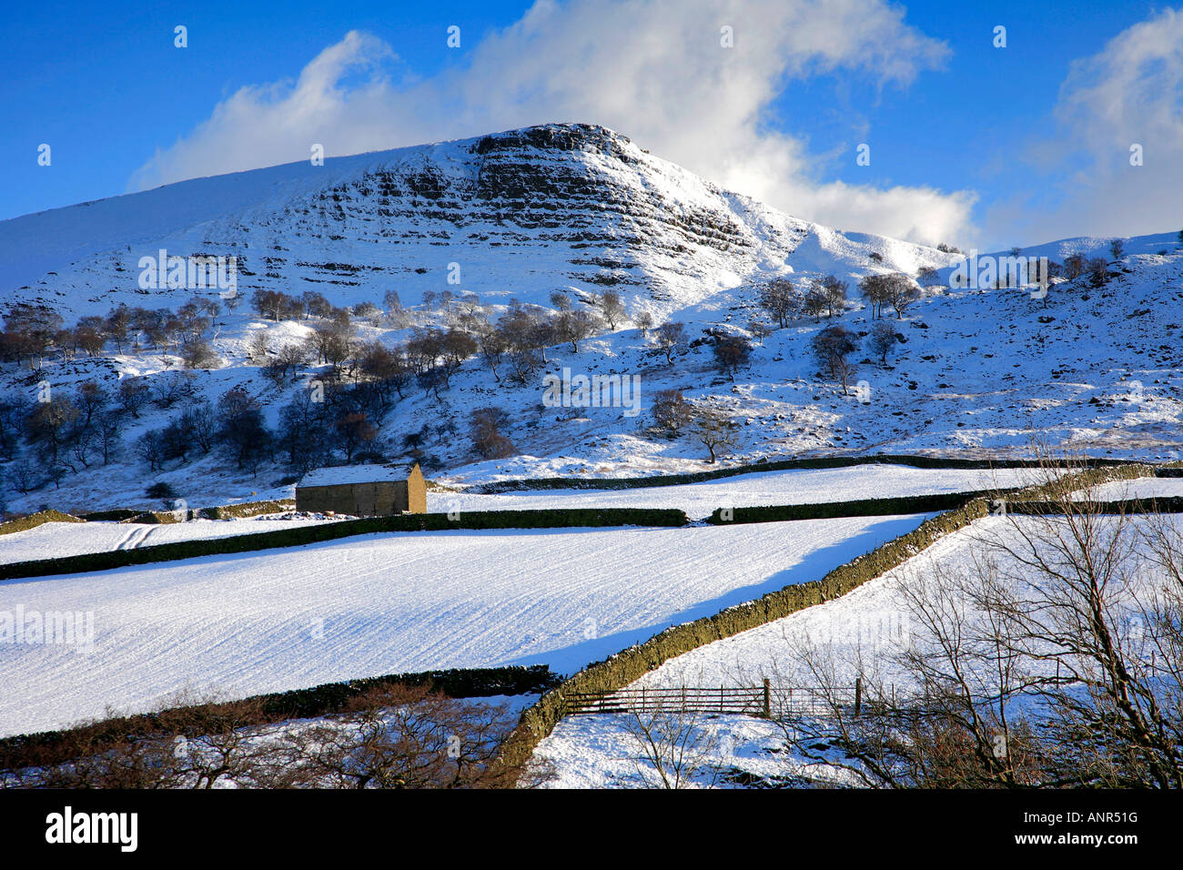 Winterschnee auf wieder Tor Edale Tal Peak District Nationalpark Derbyshire England Großbritannien UK Stockfoto