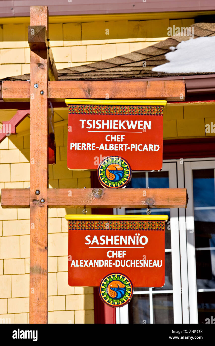 Straßenschilder mit Namen grand Chefs in Wendake Huron reservieren am Stadtrand von Québec (Stadt) Stockfoto