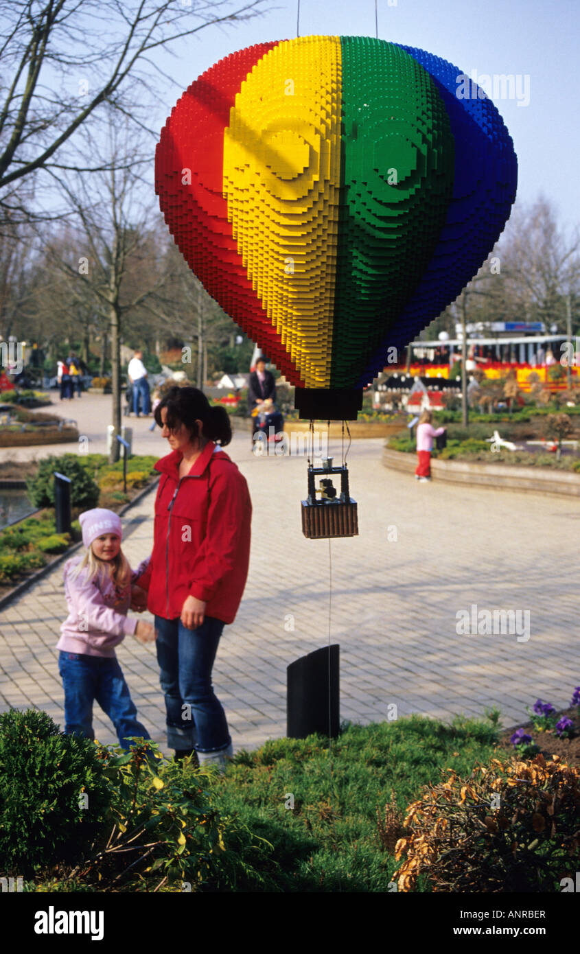 Ballon, bestehend aus Lego-Steinen im LEGOLAND PARK in Billund Dänemark Stockfoto
