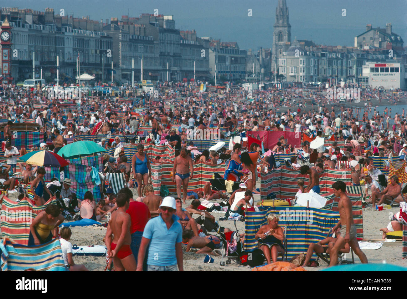 überfüllten Strand Weymouth Dorset England UK Stockfoto
