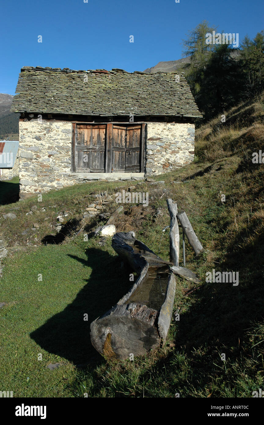 Alm Hütte am Alpe Matengo Wanderweg Sentiero dei Monti Kanton Tessin oder Ticino Schweizer Alpen der Schweiz Stockfoto