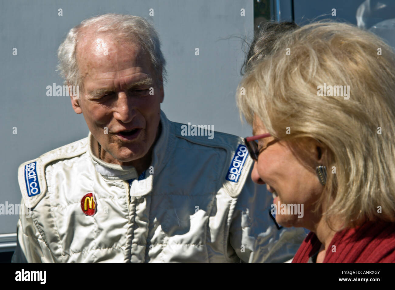 Paul Newman erklärt Renn, Barbara Walters für TV-special Stockfoto