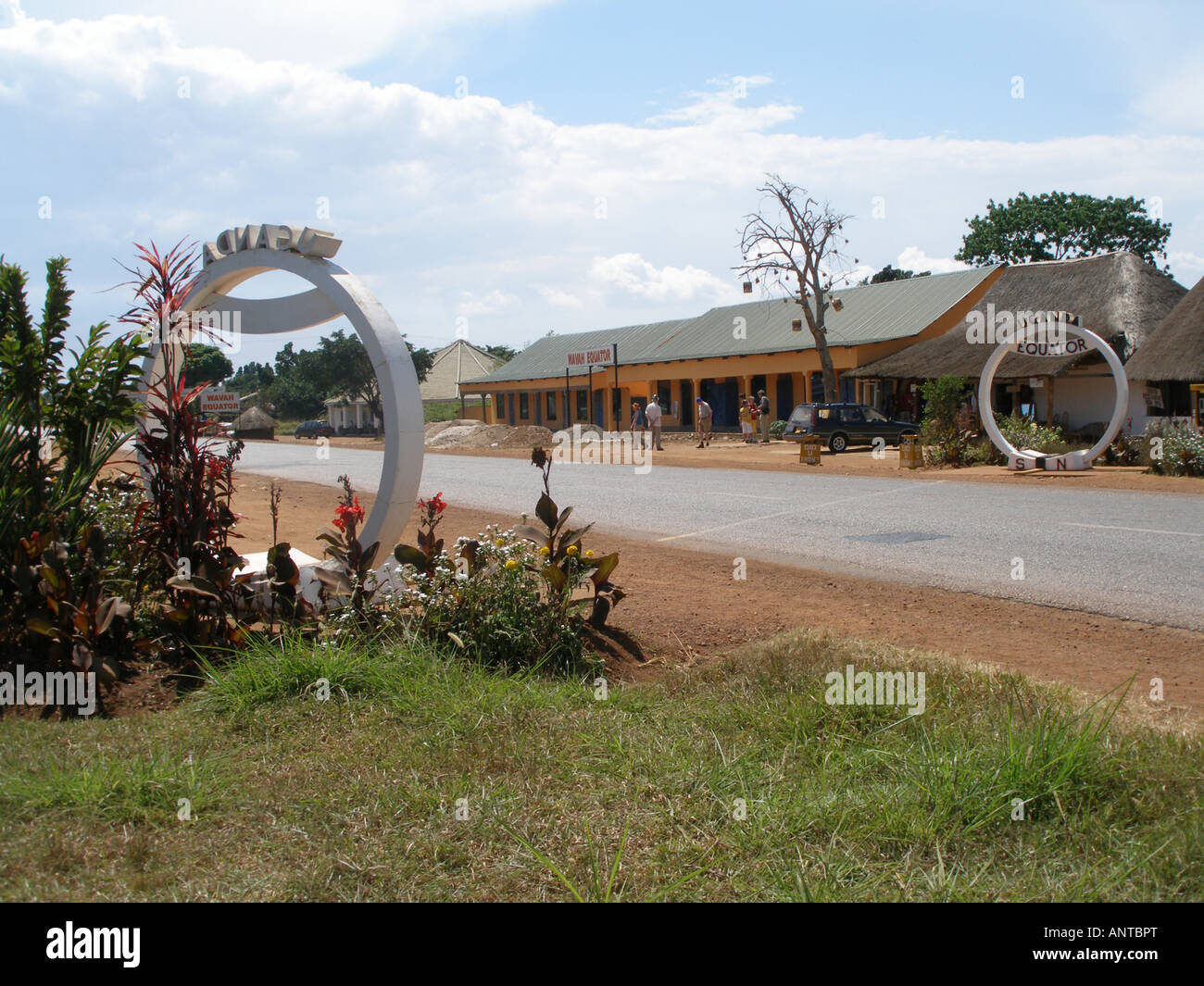 Äquator überqueren auf Masaka Road, Uganda Stockfoto