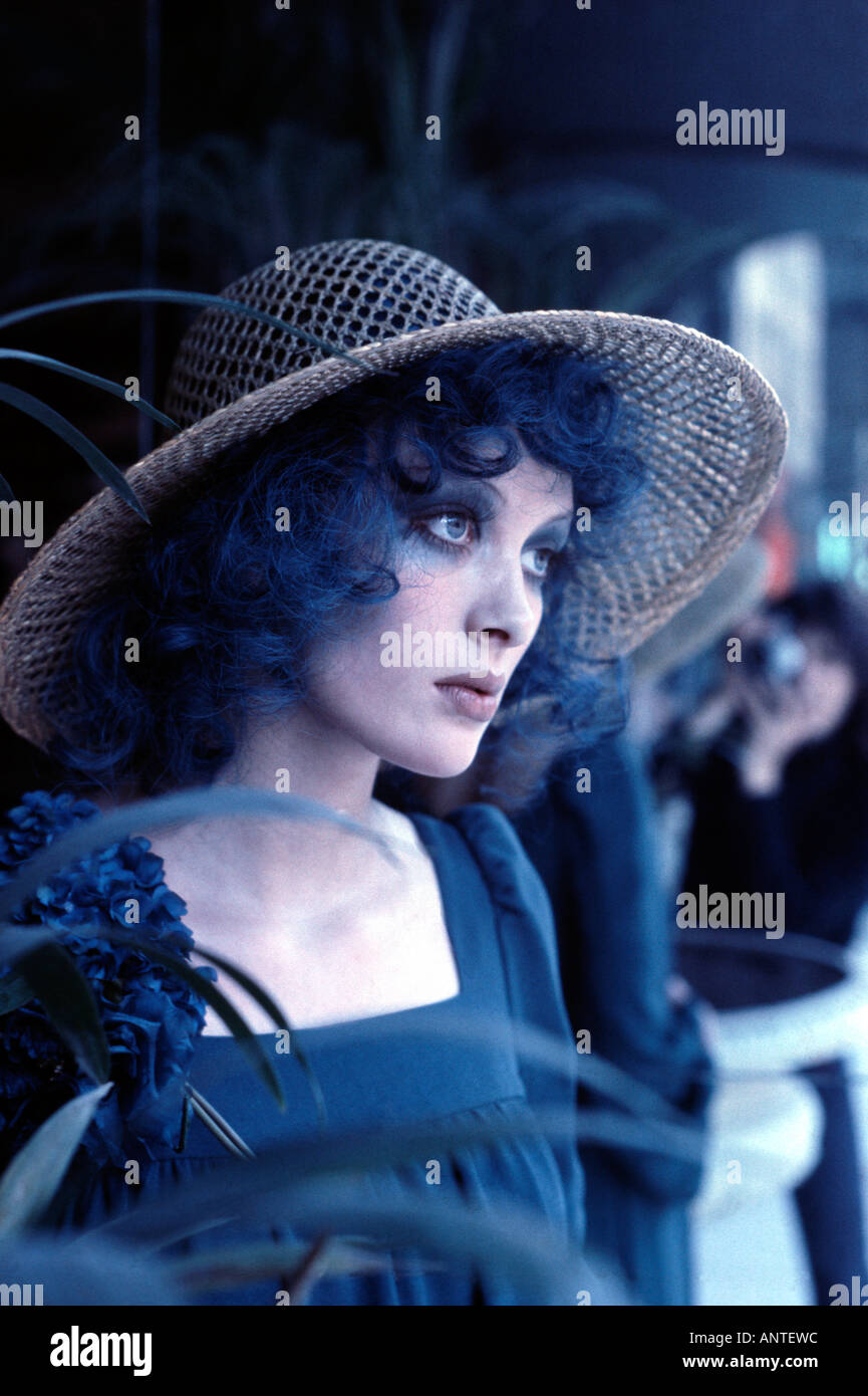 Frau Modellierung Biba Kleidung in Biba-Boutique in Kensington Church Street. Stockfoto