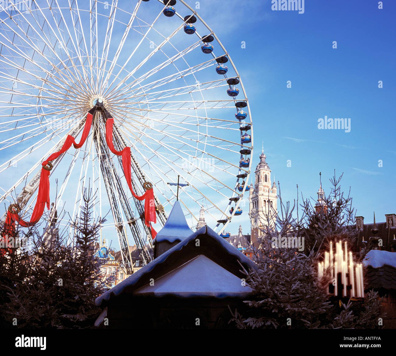 FRANKREICH NORD/PAS-DE-CALAIS LILLE WEIHNACHTEN MARKT BIG WHEEL Stockfoto