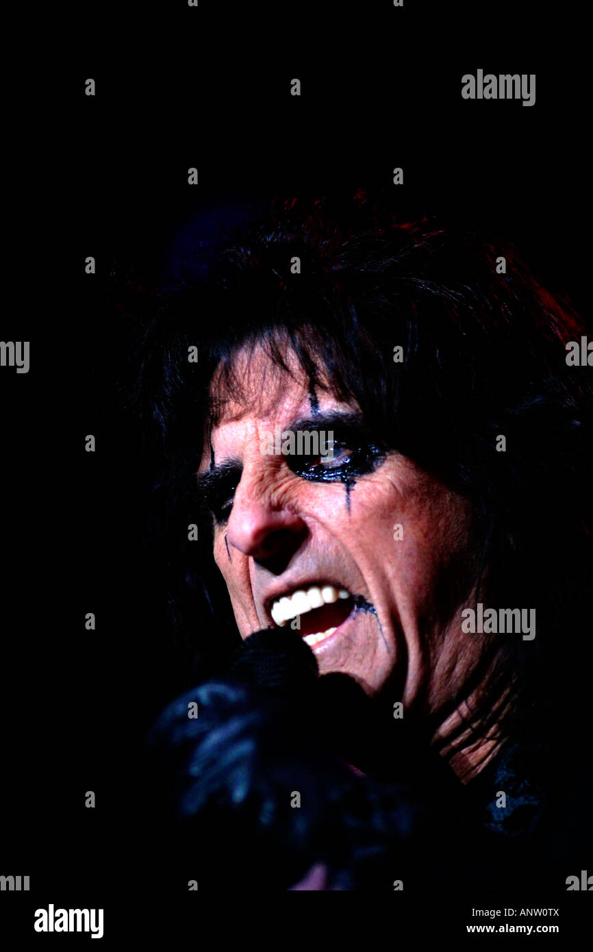 Alice Cooper, früher bekannt als Vincent Damon Furnier in Nottingham Indoor Arena, Nottingham, UK Stockfoto