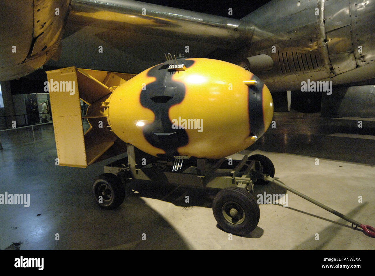 Eine Kopie der Atombombe auf Nagasaki auf der Wright-Patterson Air Force Museum in Dayton, Ohio. Stockfoto