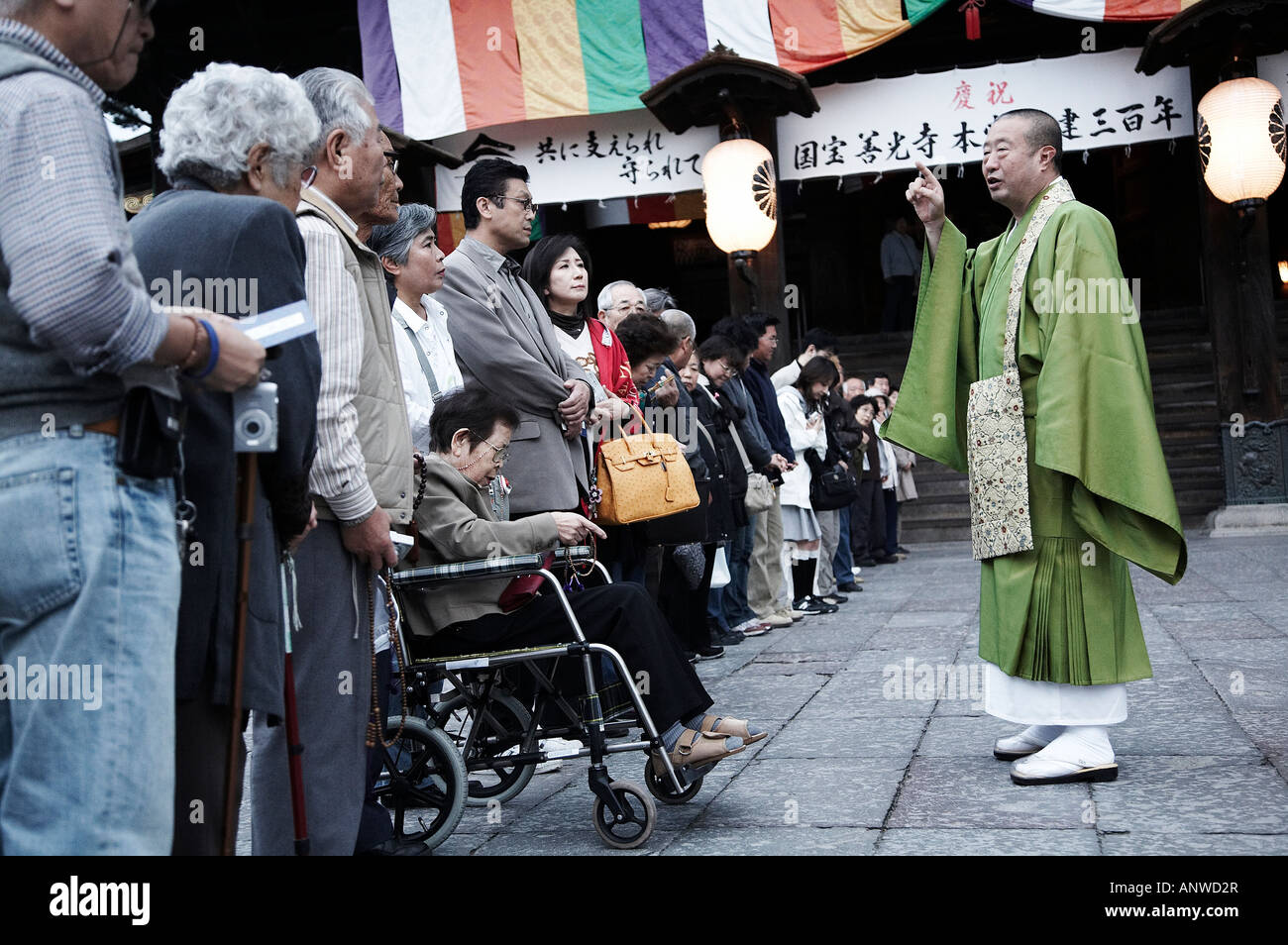 Ein buddhistischer Priester im Tempel Zenkoji, Nagano, Japan Stockfoto