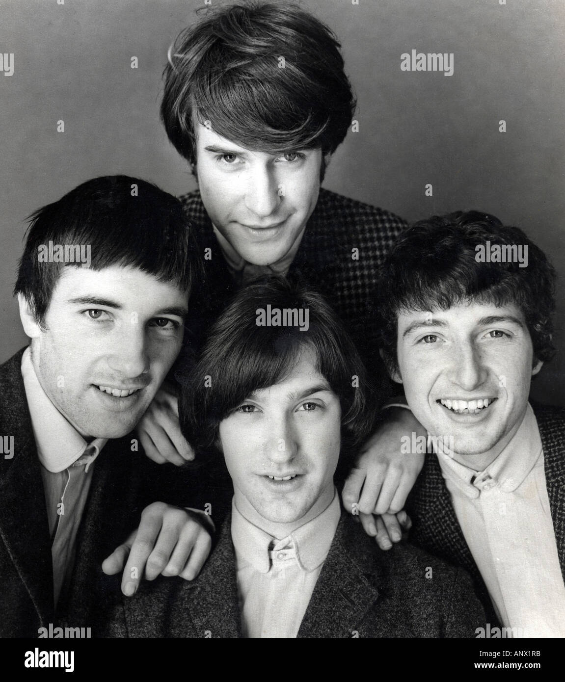 KINKS UK-Gruppe über 1965 von oben im Uhrzeigersinn Ray Davies Peter Quaife Dave Davies und Mick Avory Stockfoto