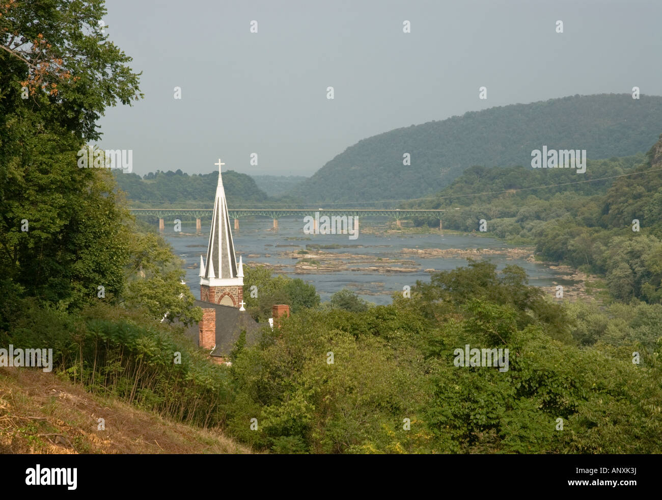 Harpers Ferry, West Virginia, mit Blick auf die Brücke über den Potomac river Stockfoto