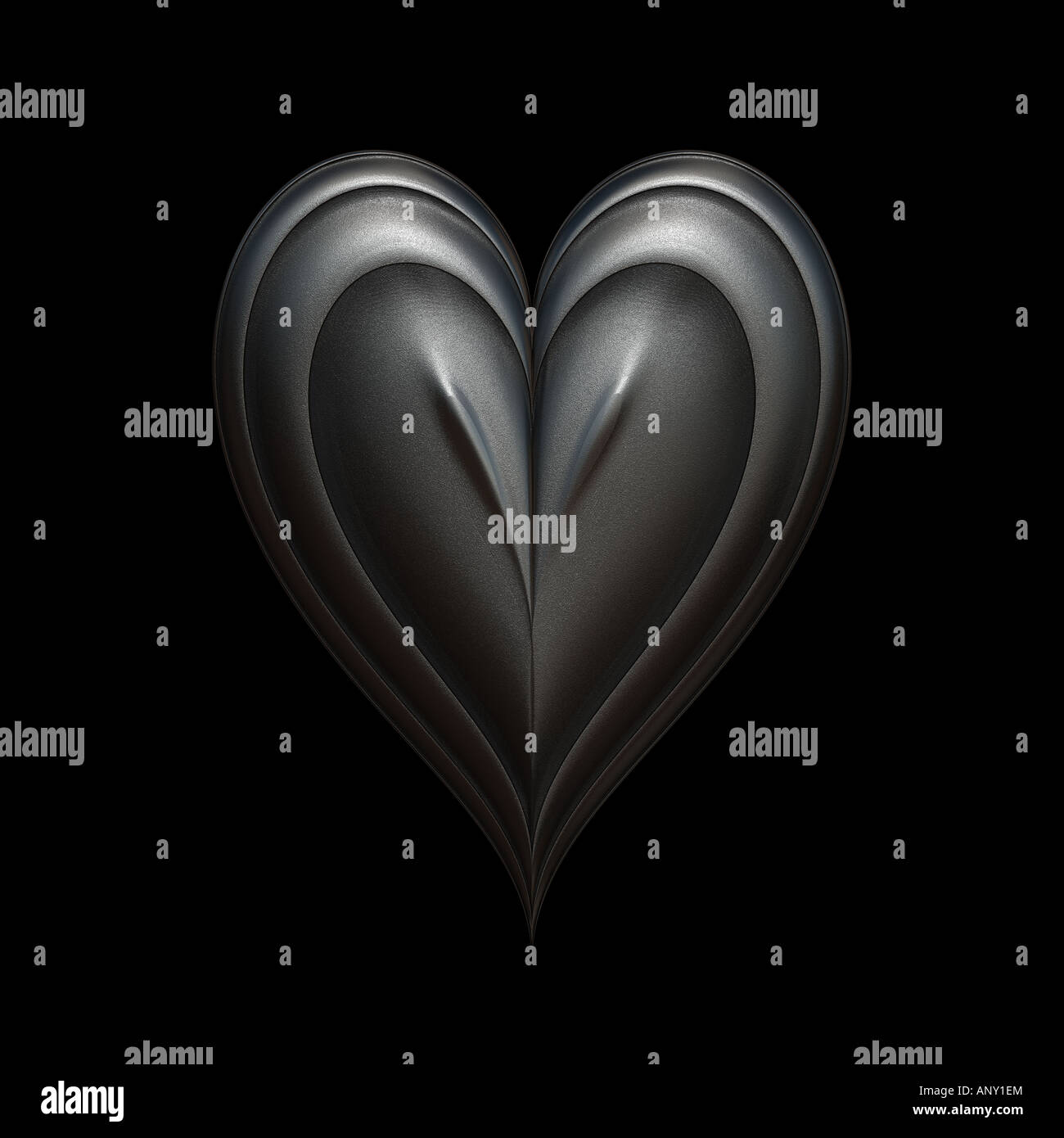Eisen-Herz auf schwarzem Hintergrund beleuchtet in low-Key-Stil Stockfoto