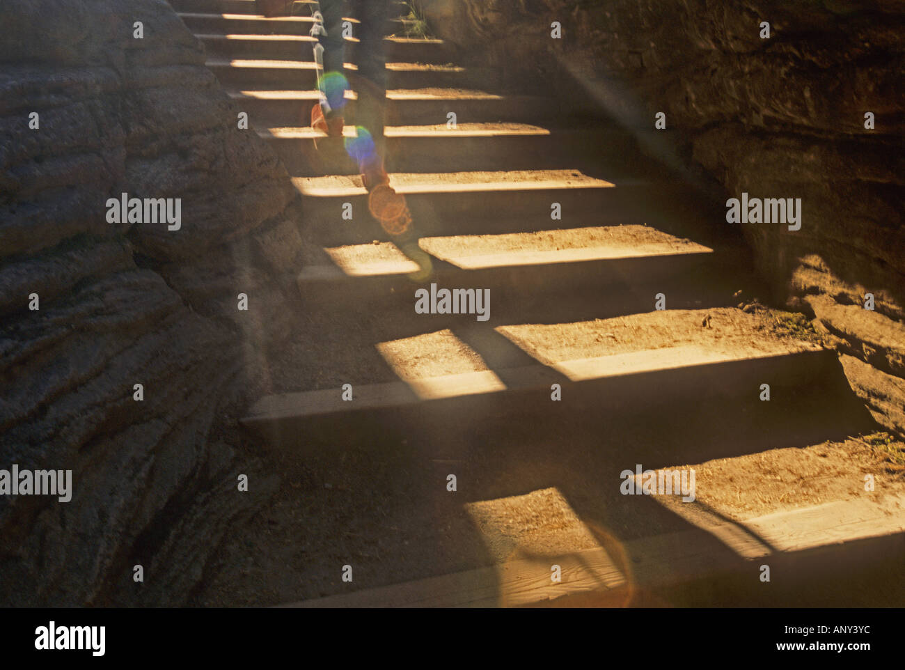 Treppe in den Felsen 12 Stockfoto
