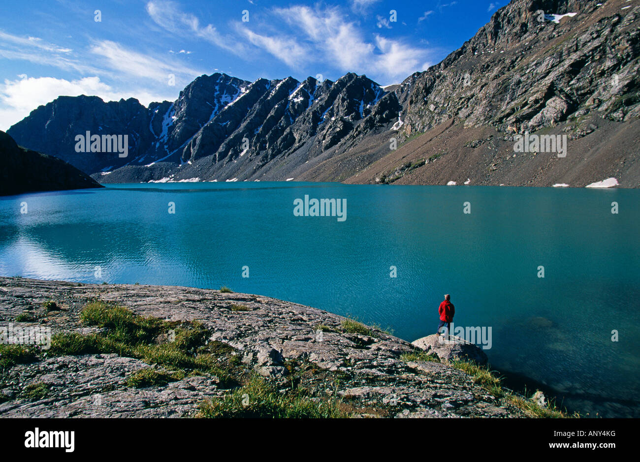 Kirgisistan, Karakol. Ala-Kul-See, einem hoch gelegenen See (3.523 m). Dieser See ist eines der Merkmale entlang der Ala Kul-Trek. Stockfoto