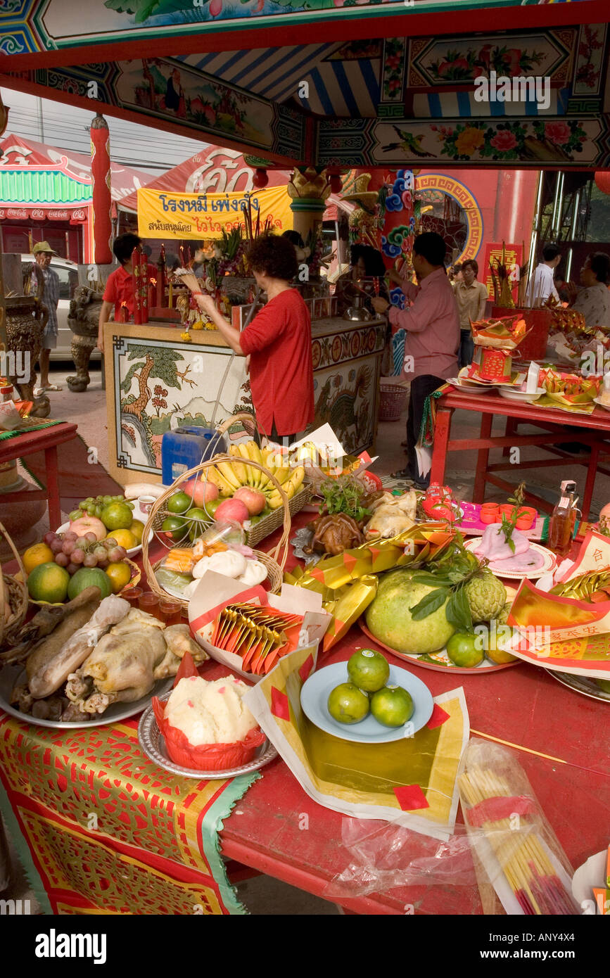 Thailand Essen Gaben An Die Gotter Chinesische Erntedankfest Stockfotografie Alamy